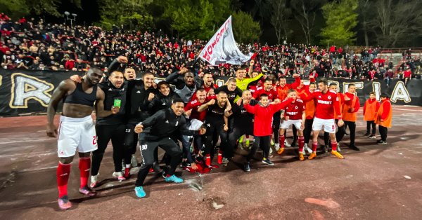 Както е известно британецът застана временно на поста след приетата