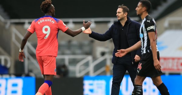 Челси демонстрира учудваща стабилност в защита в Шампионската лига и