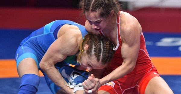 Миглена Селшишка загуби четвъртфиналната битка от американката Сара Хилдебранд световна
