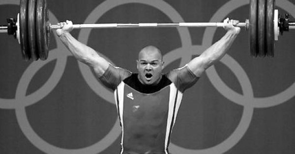 Милен Добрев е български състезател по вдигане на тежести Роден