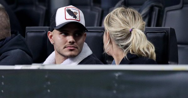 Интересът към нападателя на ПСЖ Мауро Икарди е огромен и