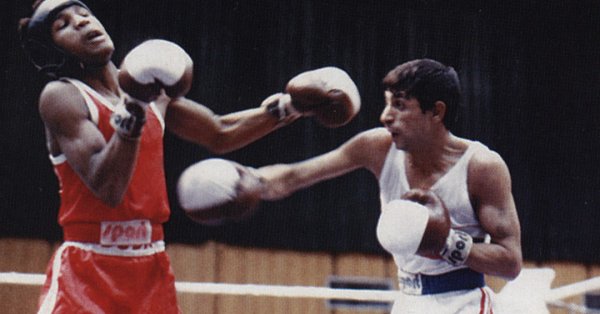Ивайло Маринов роден като Исмаил Мустафов е български боксьор свързани
