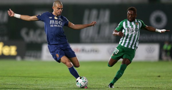 Защитникът на Порто Пепе предизвика бой по време на