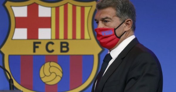 Драмата около ангажирането на Шави Ернандес за треньор на Барселона
