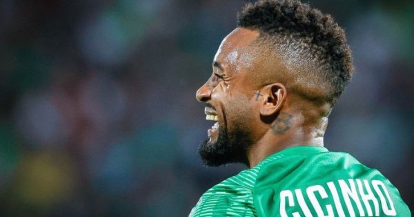 Неусиано Де Жесус Гусмао както е цялото име на бразилеца