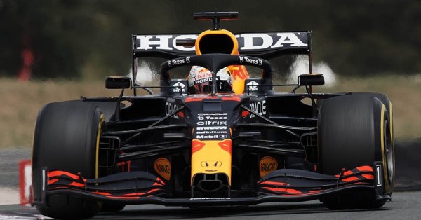 Лидерът за сезона във Формула 1 Макс Верстапен спечели трети