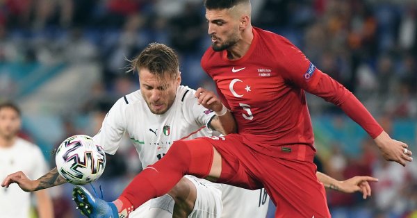 Турция и Уелс излизат един срещу друг в мач от