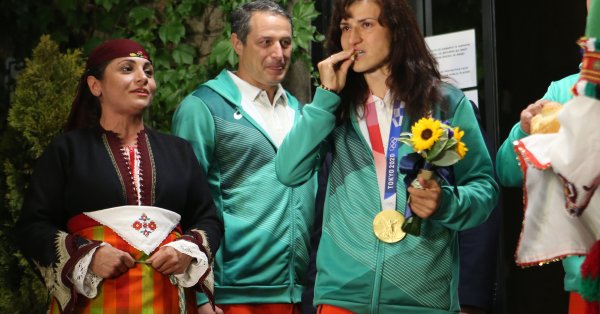 Олимпийската шампионка от Токио 2020 Стойка Кръстева обяви че слага