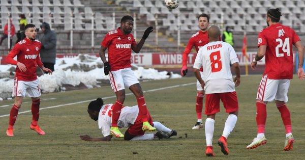 Ирландецът се намира в много слаба форма от началото на