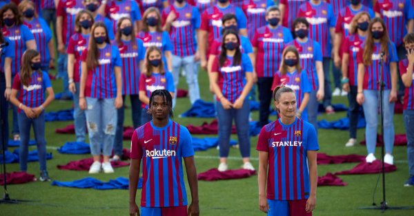 Барселона вече преговаря с мениджърите на младите си надежди Ансу