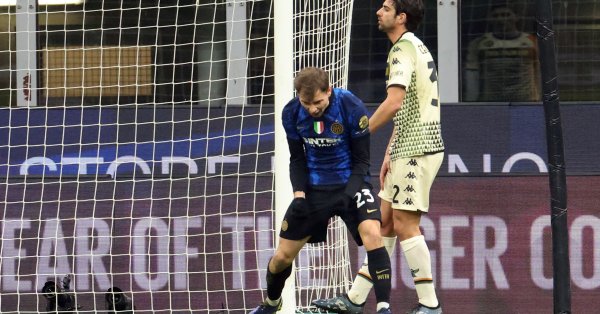 Както е известно халфът получи директен червен картон в последния