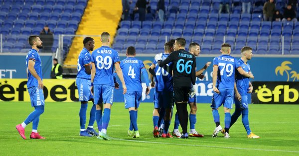 Защитникът на Левски Драган Михайлович отново тренира наравно със своите