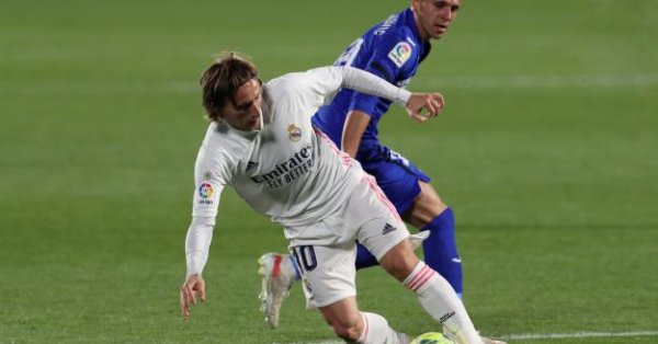 Реал Мадрид се договори с плеймейкъра Лука Модрич за нов