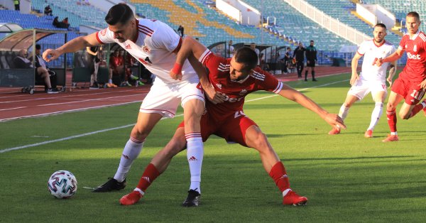 Централният защитник на ЦСКА Мено Кох е на финалната права