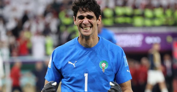 Мароканският вратар би пристигнал като резерва на Тибо Куртоа който