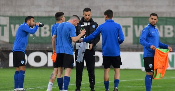 Треньорът на Черно море Илиан Илиев избра 18 те футболисти за