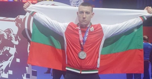 19-годишният Христо Христов извоюва нови два сребърни медала, с което