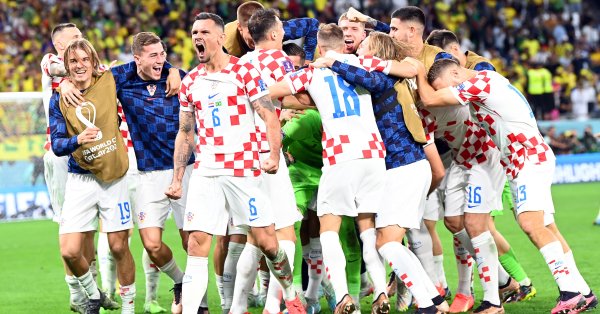 Най-популярната фенка на Хърватия Мондиал 2022 - Ивана Кнол, нажежи