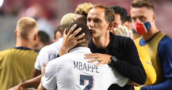 Неймар продължава да се възстановява от контузия в бедрото заради