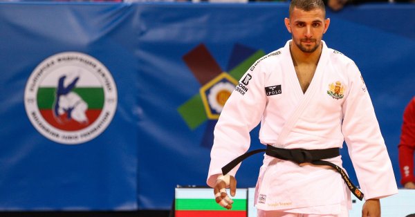 В репешажите Иванов се изправи срещу световния вицешампион от Баку