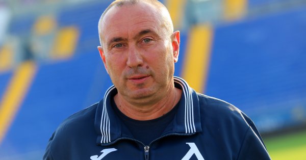 Треньорът на Левски Станимир Стоилов призна, че ще може да