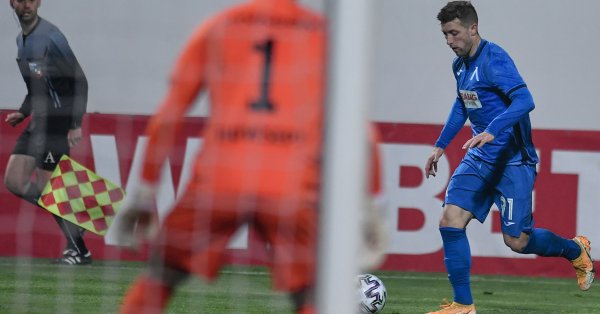 Универсалният футболист Драган Михайлович ще започне подготовка с Левски днес