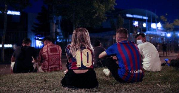 Потресаващи кадри в социалните мрежи разтърсиха милиони хора във футболния