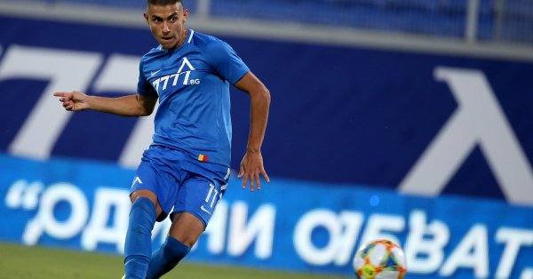 22 годишното крило на Левски Здравко Димитров може да продължи кариерата