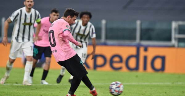 От дебюта си който се проведе през сезон 2004 20505 само Роналдо