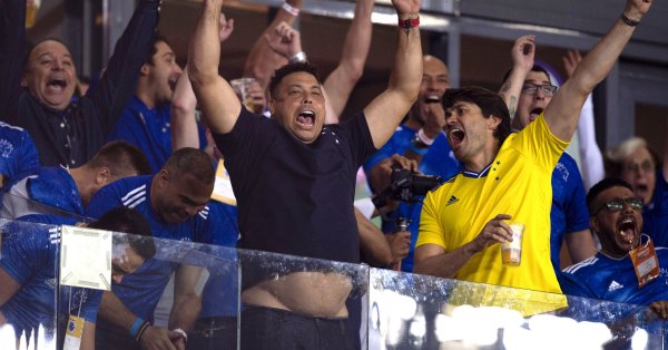 Разбира се много бразилци обичат Роналдо аз също обичам Роналдо