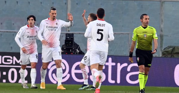 Милан остава въвлечен в битката за титлата в Серия А