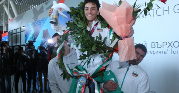 Назарян младши за втори път в кариерата си достига до финал
