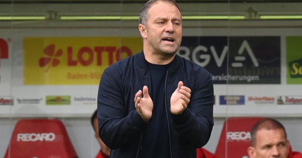 Треньорът в оставка на Байерн Мюнхен Ханзи Флик отново е