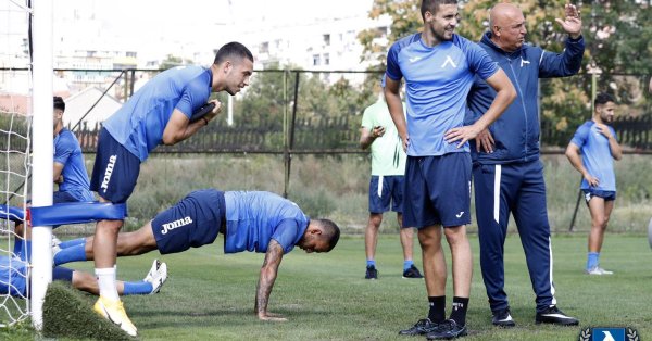 От клуба дори му пазят фланелката с №11 за новия