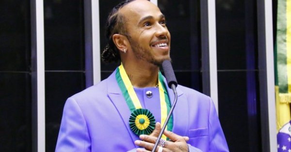 Верстапен не само стана шампион за втора поредна година а