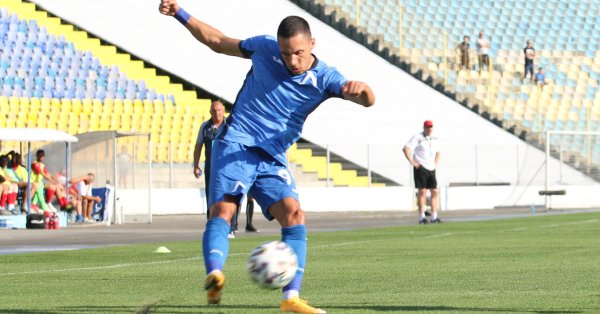 Първоначално гер shy манците са предлага shy ли доста скромна сума на сините Единственият