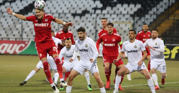 Друг футболист който е с оплаквания след неделната визита в