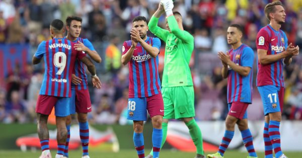 Барселона започна минорно новата седмица след загубата на първото за