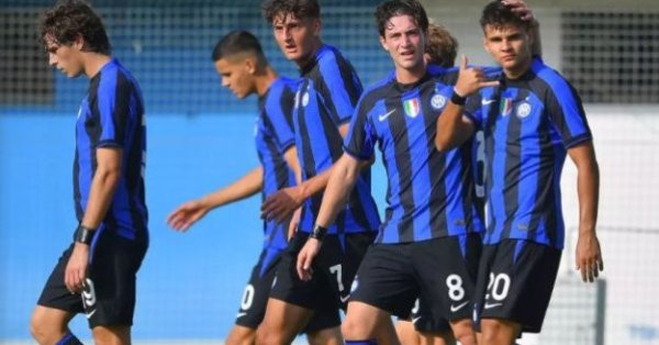 В 35 ата минута Зуберек и Никола Илиев направиха двойно подаване