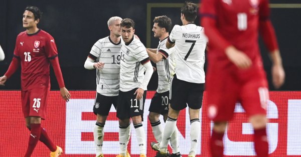 След почивката влезлият като резерва Махмуд Дахуд остави много добри