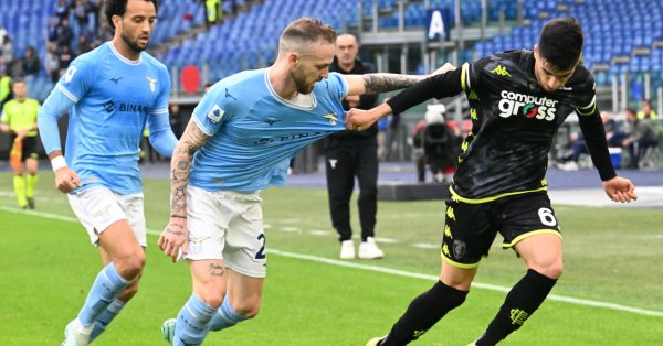 А всичко започна толкова добре за Орлите Фелипе Андерсон откри