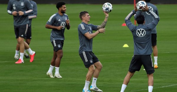 Полузащитникът на Реал Мадрид Тони Кроос ще се откаже от