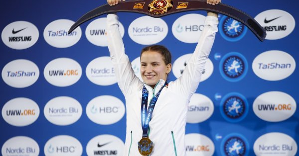 Биляна Дудова оглави световната ранглиста по борба в категория до