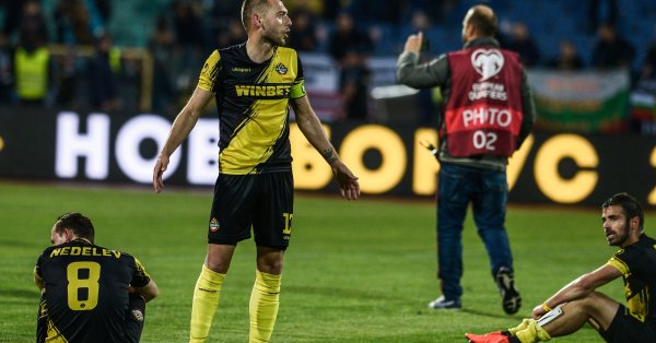 Засега обаче Балтанов и Бандаловски които са юноши на Левски