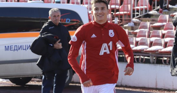 Най обещаващият талант от академията на ЦСКА Мартин Смоленски ще