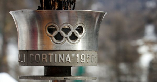 Седмите зимни олимпийски игри се провеждат в Кортина д 39 Ампецо Италия