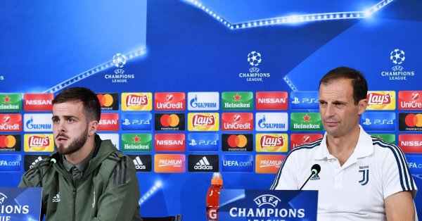 Новият треньор на Ювентус Макс Алегри лично се е