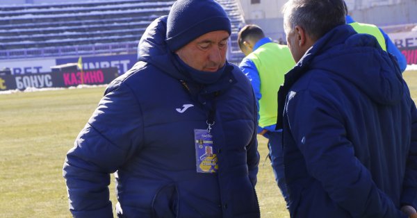 Нападателят който е свободен агент след като договорът му с