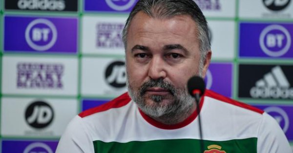 Футболният селекционер на България Ясен Петров обяви имената на играещите