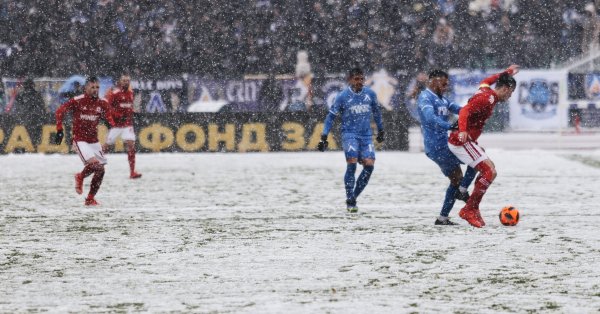 В момента на тази позиция е именно Левски с 3